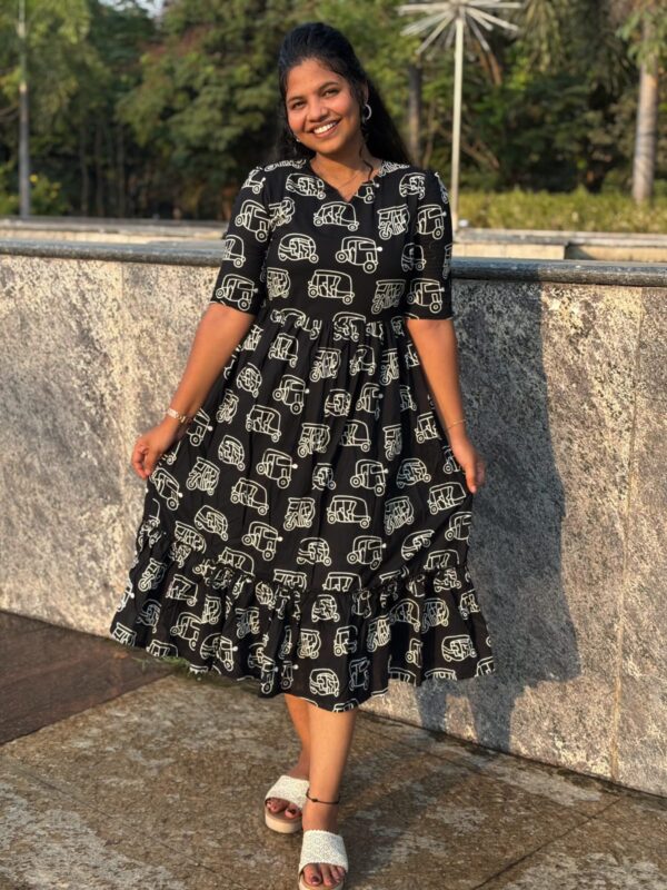 auto black gown