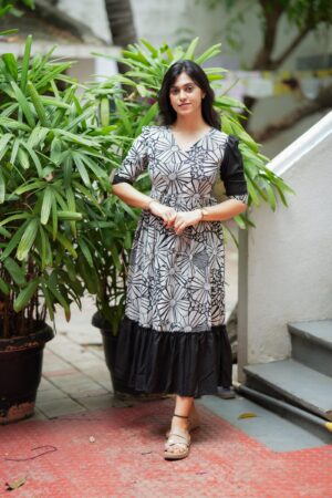 Elegant black & white Maxi