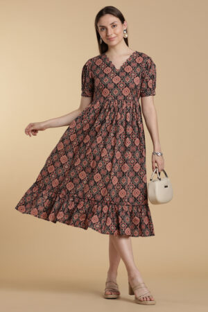 Noir Scallop Cotton Gown