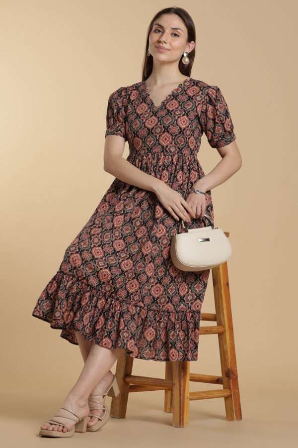 Noir Scallop Cotton Gown