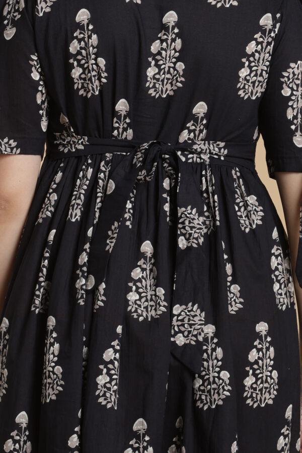 Black Aura feeding Cotton Gown