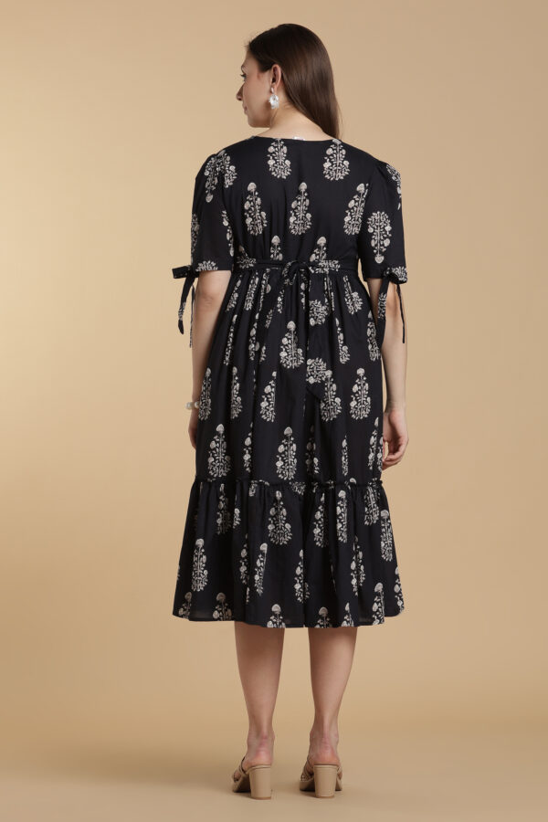 Black Aura feeding Cotton Gown