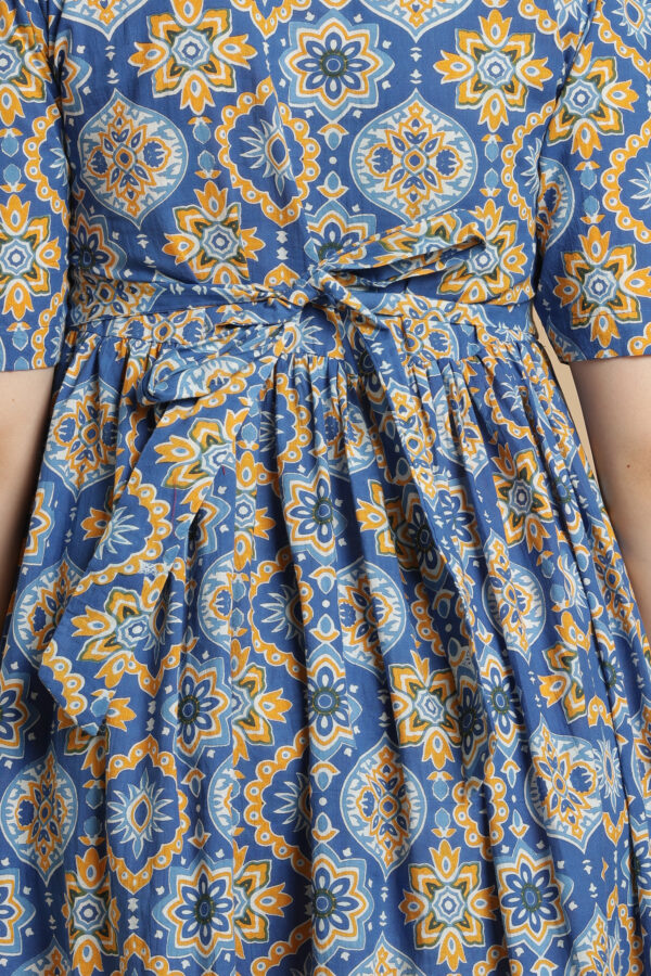 Sky Calm Cotton Pa-Neck Gown