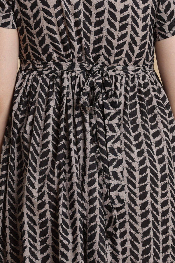 Shadow Leaf Puff Gown